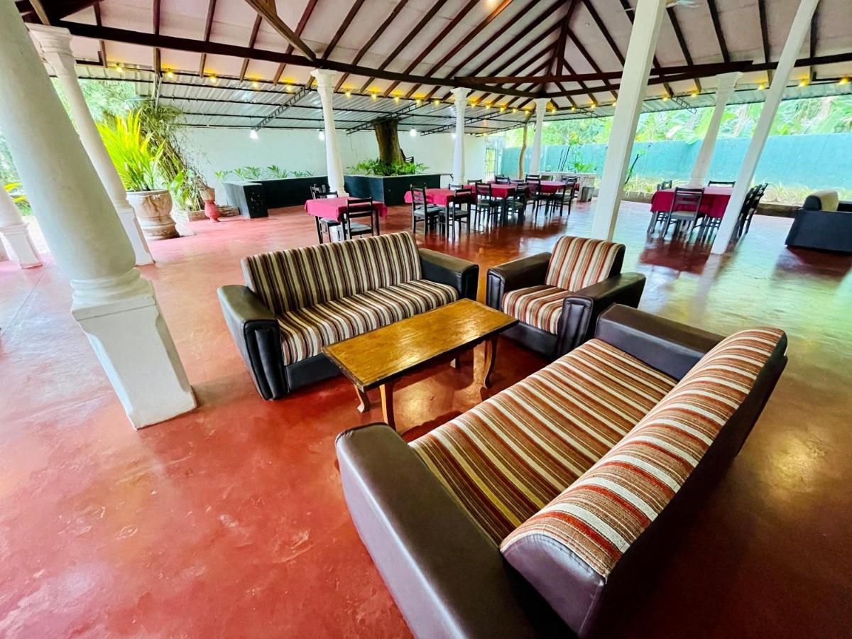 Tishan Holiday Resort โปลอนนารูวา ภายนอก รูปภาพ