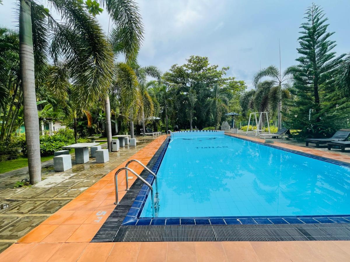 Tishan Holiday Resort โปลอนนารูวา ภายนอก รูปภาพ